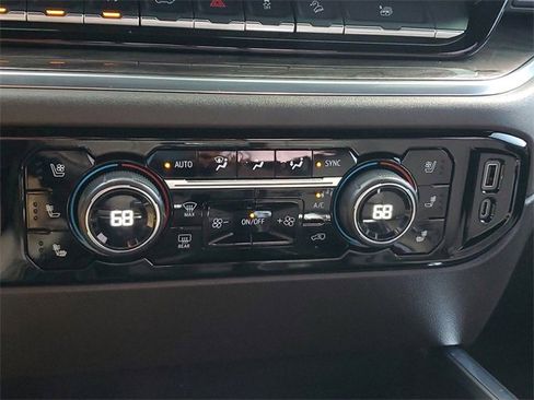 Used 2022 Chevrolet Silverado 1500 LTZ w/ LTZ Premium Package image 31