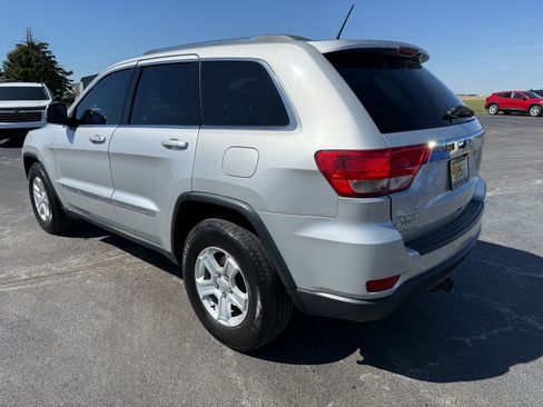 Used 2013 Jeep Grand Cherokee Laredo w/ Laredo E Group image 3