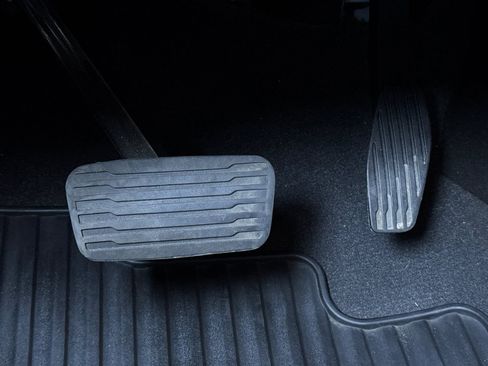 Used 2022 Chevrolet Silverado 1500 Custom RWD image 38