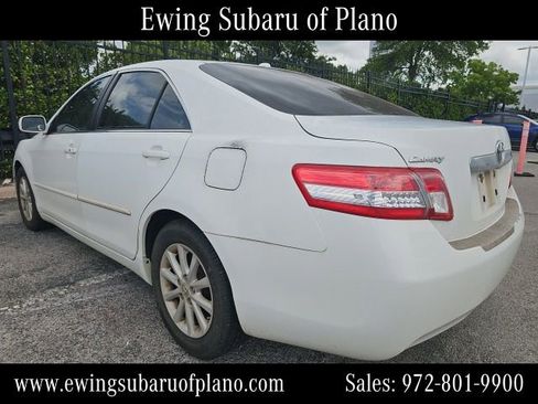 Used 2011 Toyota Camry XLE w/ XLE Extra-Value Pkg #2 FWD image 3