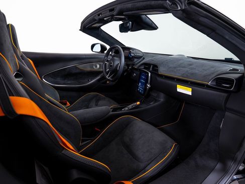 Used 2025 McLaren Artura Spider RWD image 21