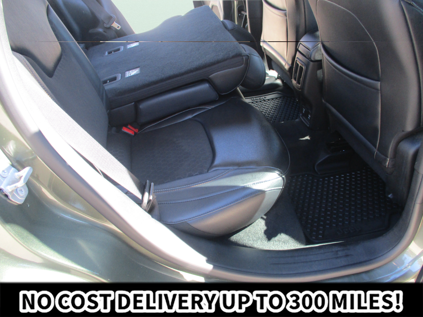 Used 2017 Jeep Compass Latitude w/ Popular Equipment Group FWD image 13