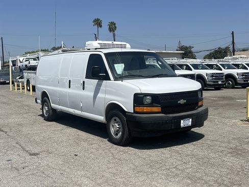 Used 2017 Chevrolet Express 3500 Extended RWD image 1