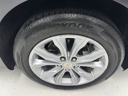 Used 2023 Chevrolet Malibu LT FWD image 16