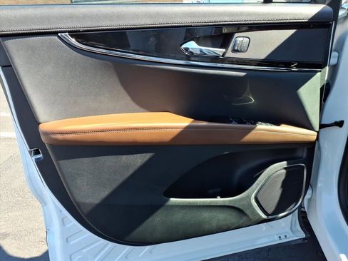 Certified 2022 Lincoln Nautilus Reserve image 36