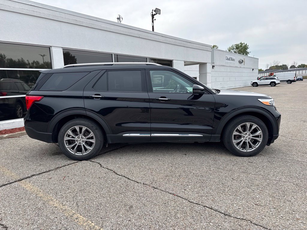Certified 2022 Ford Explorer Limited w/ Class IV Trailer Tow Package AWD/4WD image 2