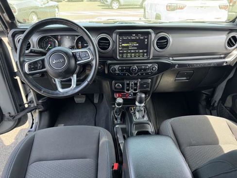 Used 2022 Jeep Wrangler Unlimited Rubicon 4xe w/ Cold Weather Group image 7