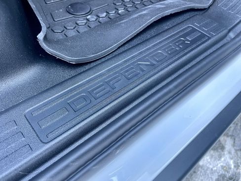 New 2026 Land Rover Defender 130 X-Dynamic SE image 40