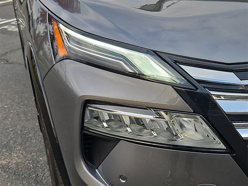 Certified 2025 Nissan Rogue Platinum image 10