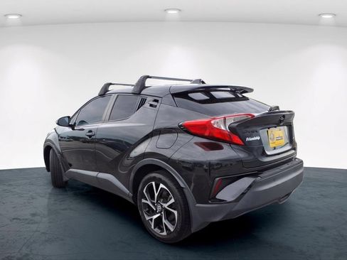 Used 2021 Toyota C-HR XLE FWD image 12