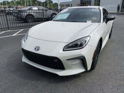 Used 2025 Toyota GR86 w/ Performance Package RWD image 4