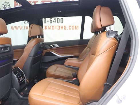 Used 2022 BMW X7 M50i AWD/4WD image 19