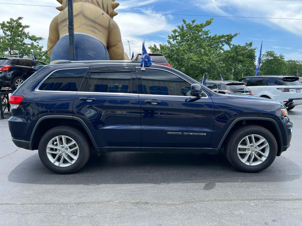 Used 2018 Jeep Grand Cherokee Laredo AWD/4WD image 7