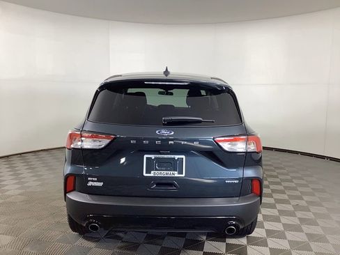 Used 2022 Ford Escape SE w/ SE Sport Appearance Package image 3
