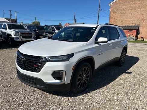 Used 2023 Chevrolet Traverse RS image 1