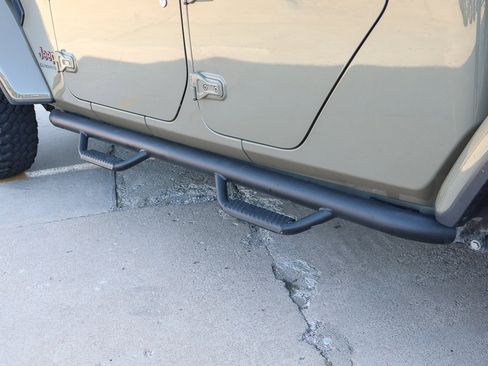 Used 2020 Jeep Gladiator Rubicon image 16