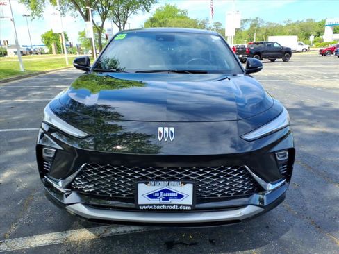 Used 2025 Buick Envista Avenir FWD image 2