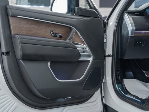 Used 2025 Land Rover Range Rover SE image 36