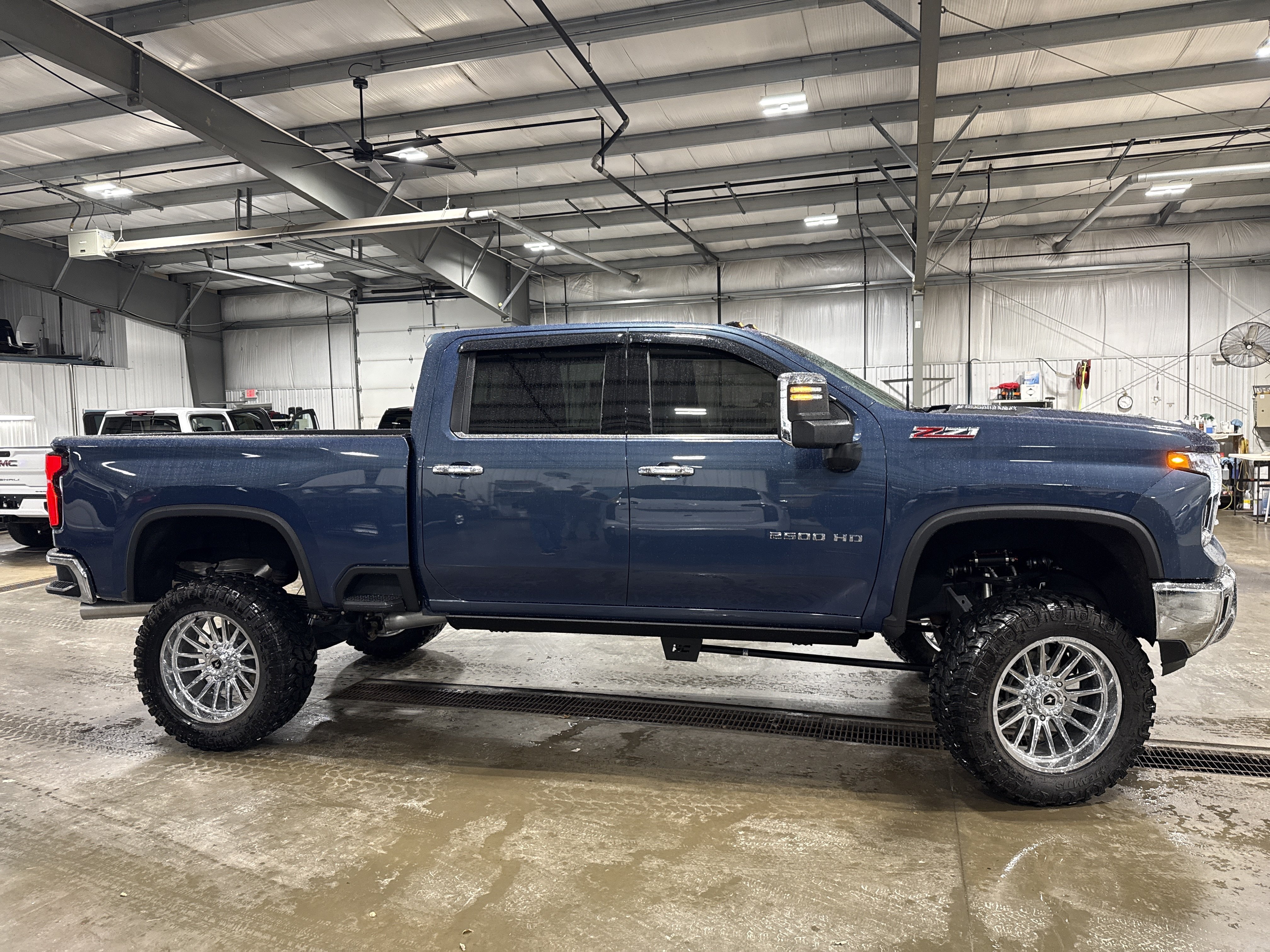 Used 2024 Chevrolet Silverado 2500 LTZ w/ LTZ Premium Package AWD/4WD image 2