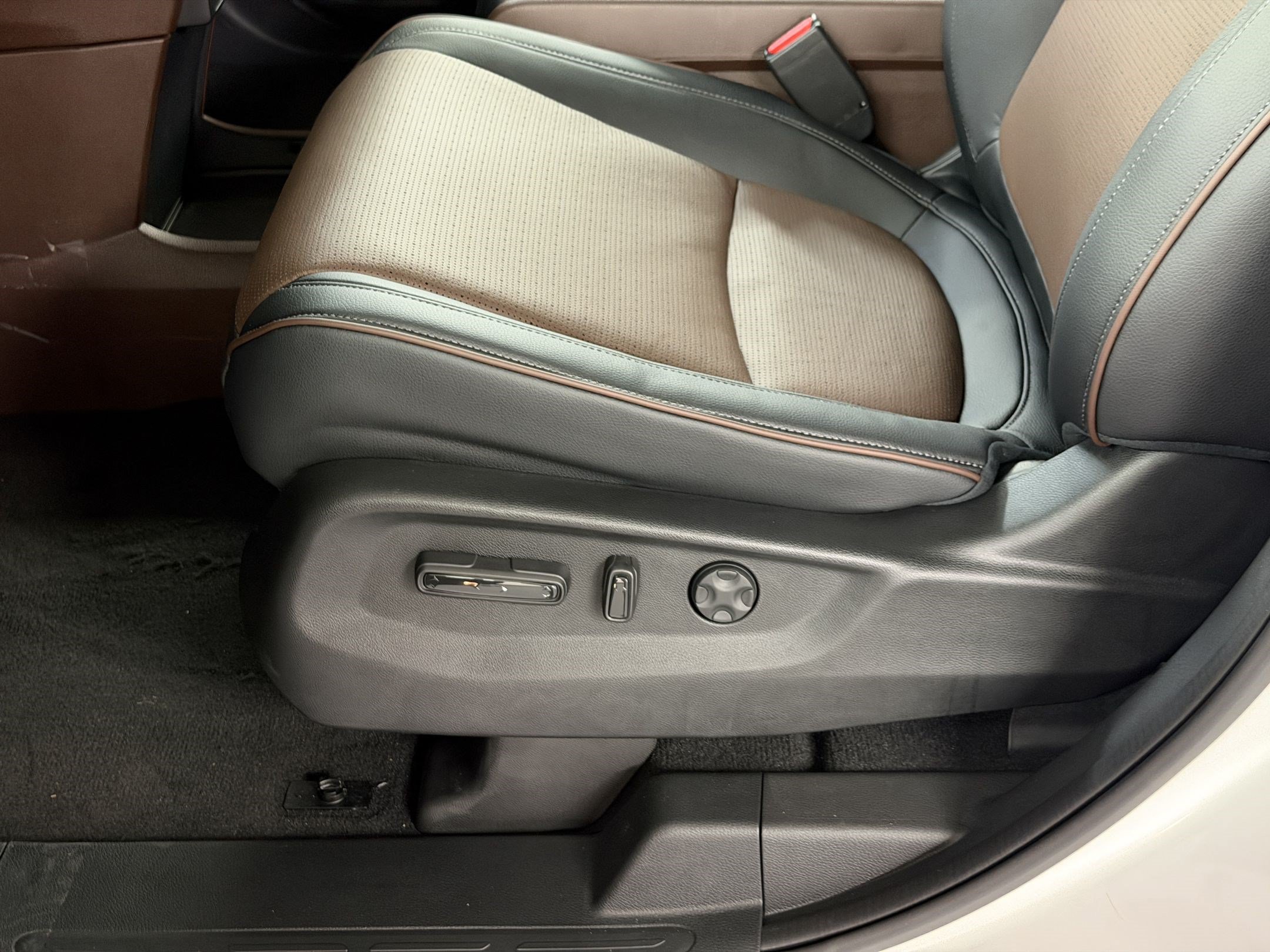 New 2027 Honda Odyssey Elite image 16