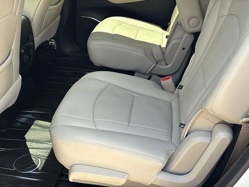 Certified 2023 Buick Enclave Essence w/ Experience Buick Package AWD/4WD image 15