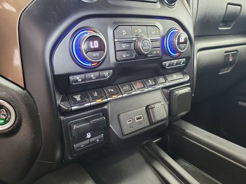 Used 2021 Chevrolet Silverado 3500 High Country AWD/4WD image 28