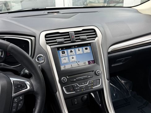 Used 2018 Ford Fusion SE w/ Equipment Group 602A FWD image 35
