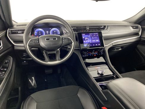Used 2023 Jeep Grand Cherokee L Laredo AWD/4WD image 19