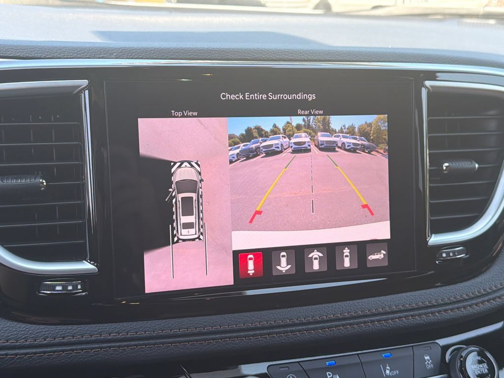 Used 2026 Chrysler Pacifica Pinnacle FWD image 32