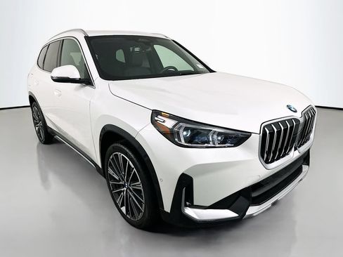 Used 2026 BMW X1 xDrive28i w/ Technology Package AWD/4WD image 3