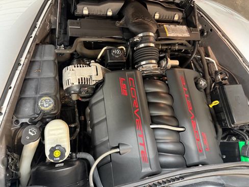 Used 2005 Chevrolet Corvette Coupe w/ Preferred Equipment Group image 36