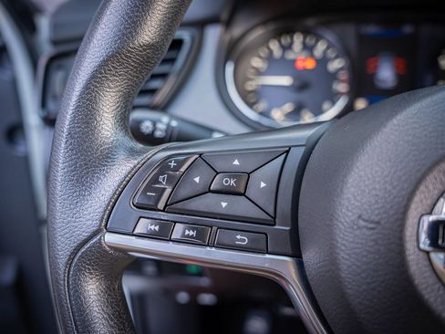 Used 2019 Nissan Rogue Sport S image 13