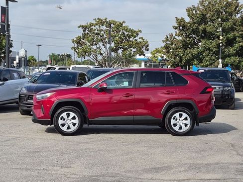 Certified 2025 Toyota RAV4 LE FWD image 9