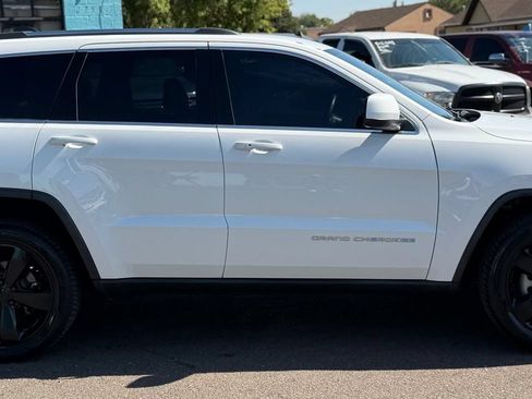 Used 2015 Jeep Grand Cherokee Laredo w/ Quick Order Package 23E AWD/4WD image 2