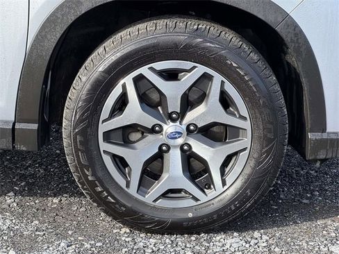 Used 2024 Subaru Forester Premium image 7