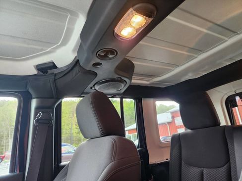 Used 2013 Jeep Wrangler Unlimited Sport AWD/4WD image 21