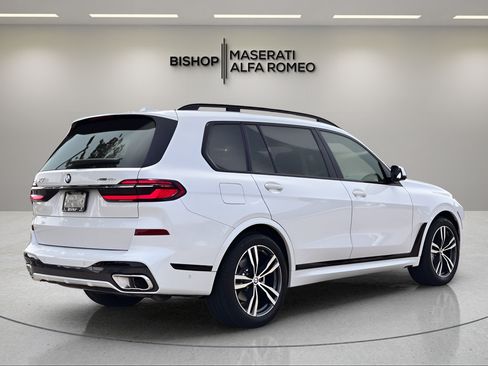 Used 2025 BMW X7 xDrive40i w/ M Sport Package AWD/4WD image 6