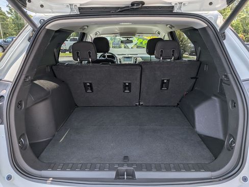 Used 2018 Chevrolet Equinox LT FWD image 17