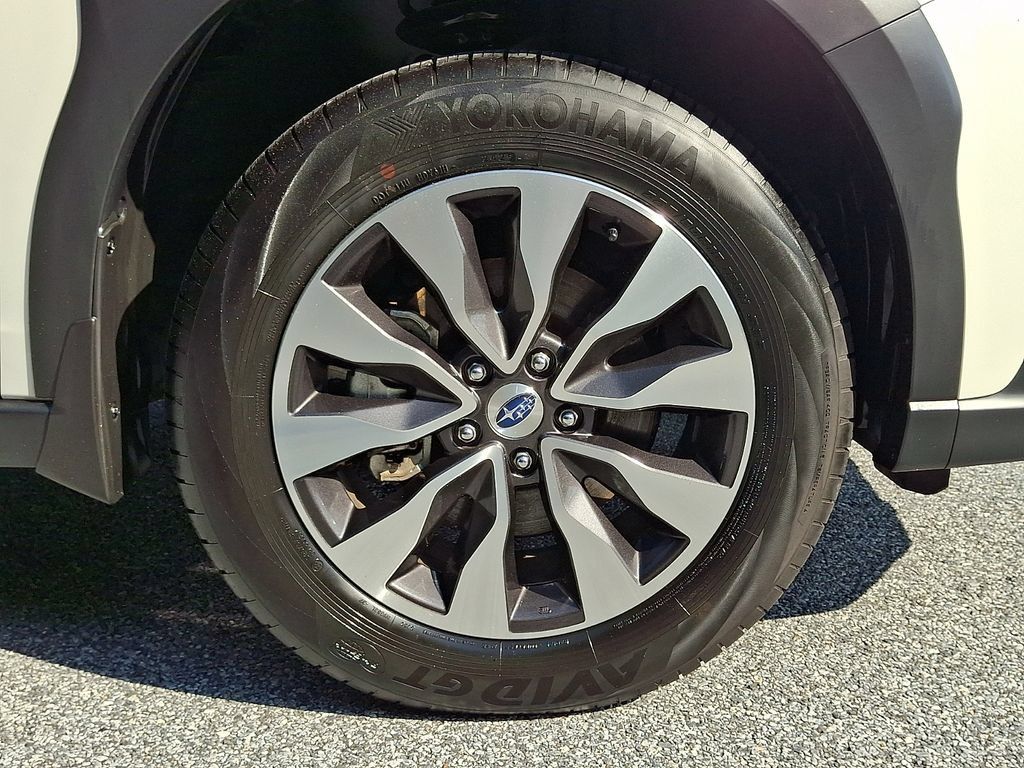 Certified 2025 Subaru Outback Limited AWD/4WD image 9