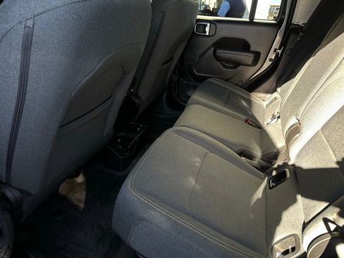 Used 2025 Jeep Gladiator Willys image 15