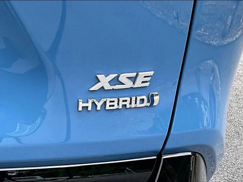 Used 2024 Toyota RAV4 XSE AWD/4WD image 10