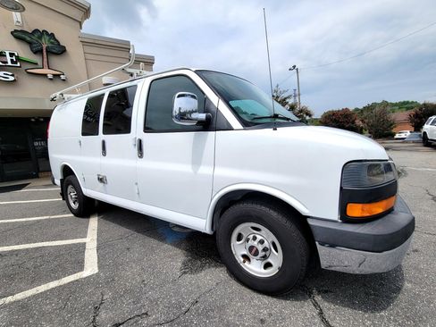 Used 2015 GMC Savana 2500 image 15