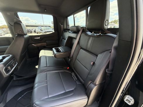 Used 2019 Chevrolet Silverado 1500 High Country w/ Technology Package image 18