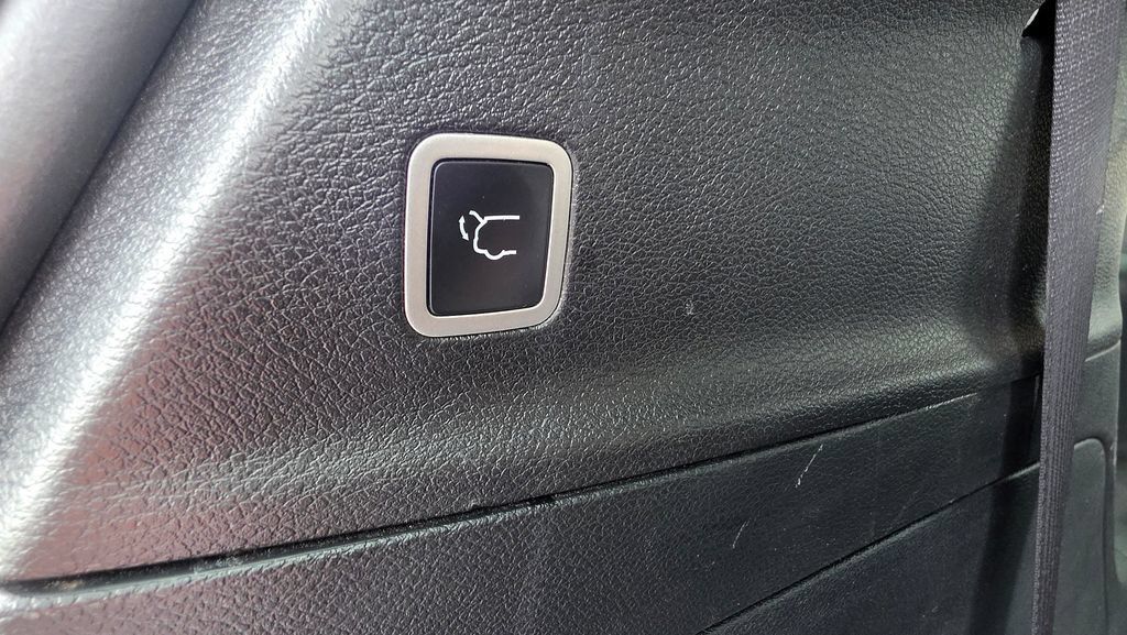 Used 2025 Chrysler Pacifica Select FWD image 10