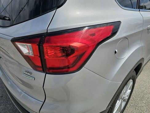 Used 2019 Ford Escape SE image 9