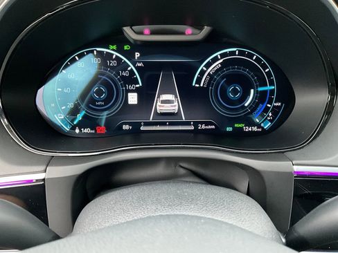 Used 2025 Genesis Electrified GV70 Advanced w/ Prestige Package image 38