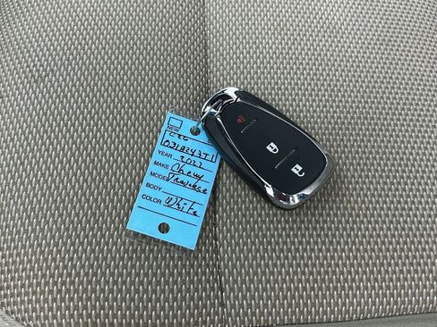 Used 2022 Chevrolet Traverse LS image 26