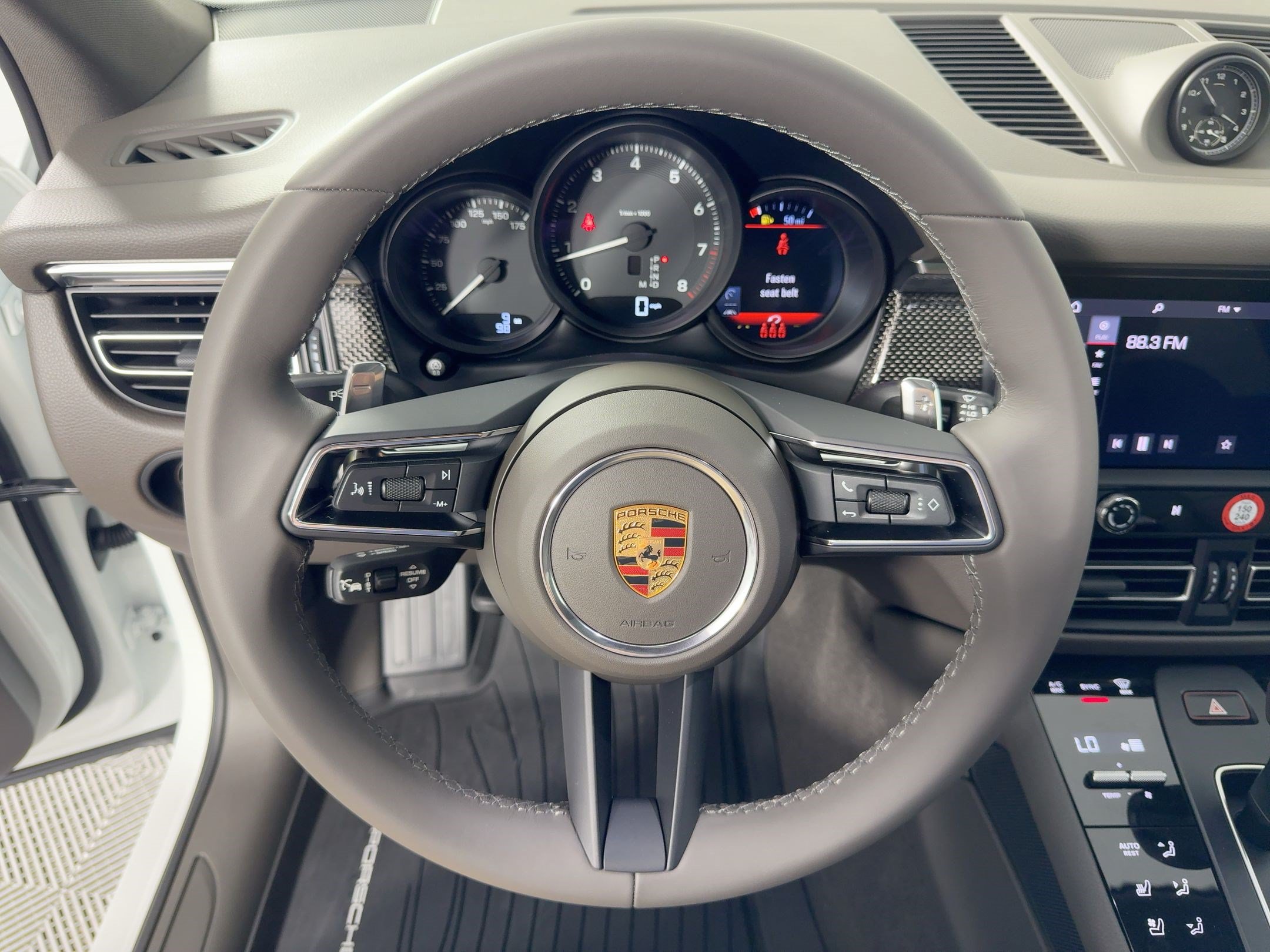 Certified 2026 Porsche Macan AWD/4WD image 18