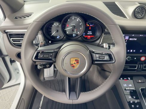 Certified 2026 Porsche Macan AWD/4WD image 18