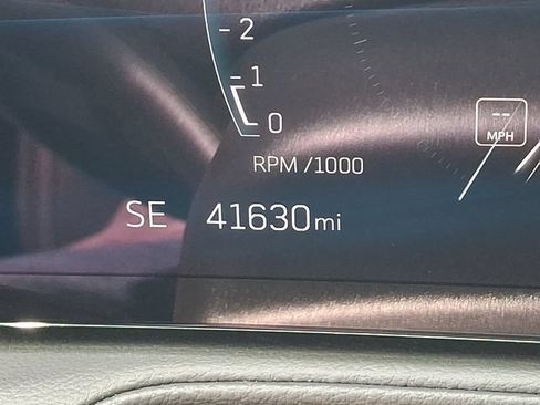 Used 2025 Cadillac XT4 Premium Luxury FWD image 20